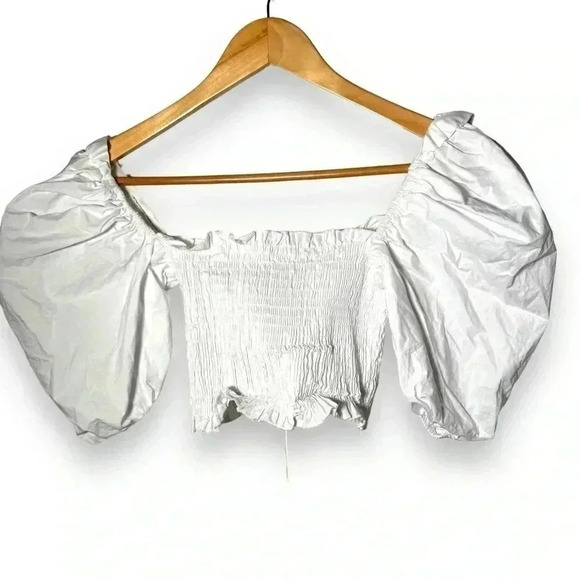 NWT QED LONDON PUFF SLEEVE WHITE CROP TOP S/M - Picture 1 of 6